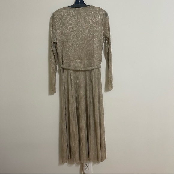 Anne Klein gold maxi dress. - Picture 5 of 13